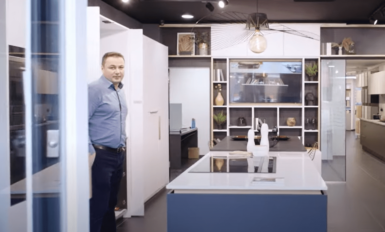 Kitchen fitters’ feedback leads property developer to open his own Schmidt showroom