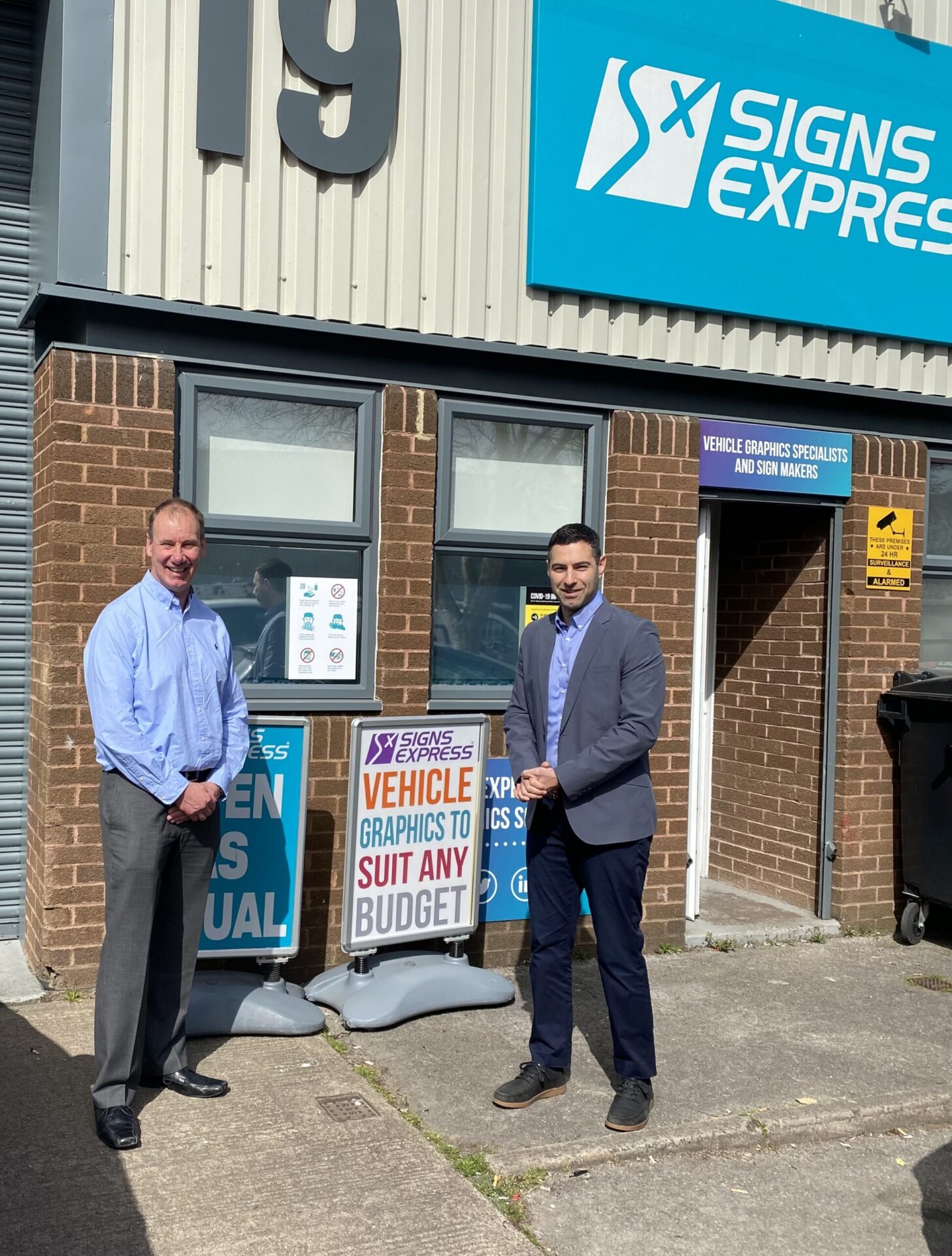 New owner welcomed at Signs Express (Gloucester)